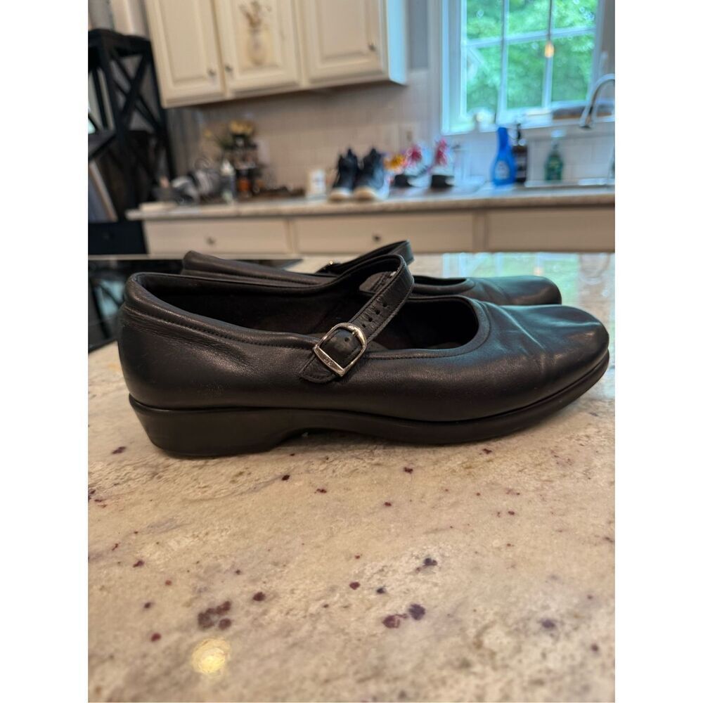 SAS Black Leather Mary James sz 11W